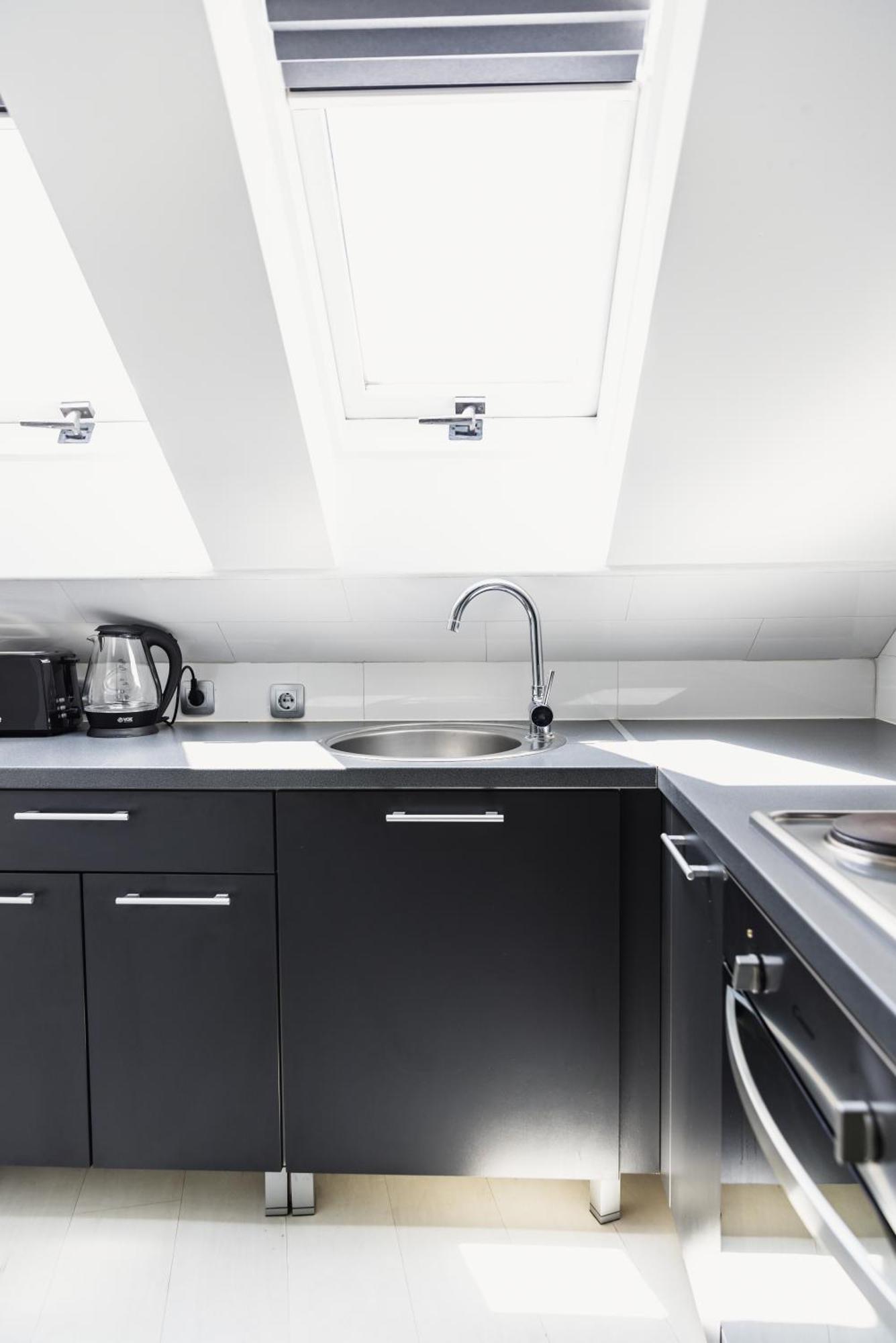 Sat Modern 2-bedroom Loft In Center Lägenhet