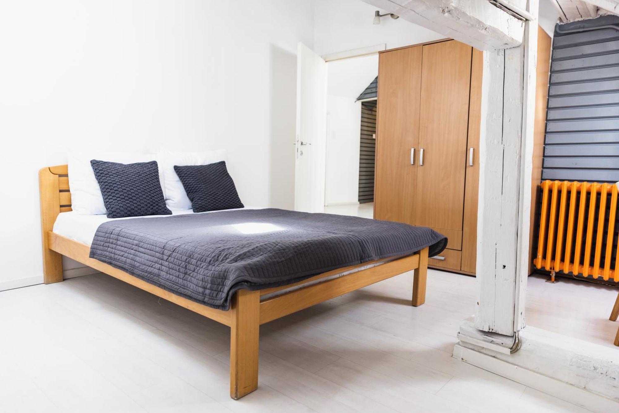 Sat Modern 2-bedroom Loft In Center *