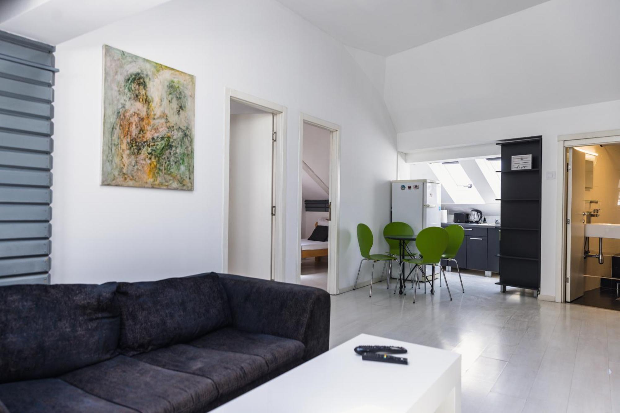 Lägenhet Sat Modern 2-bedroom Loft In Center Belgrad