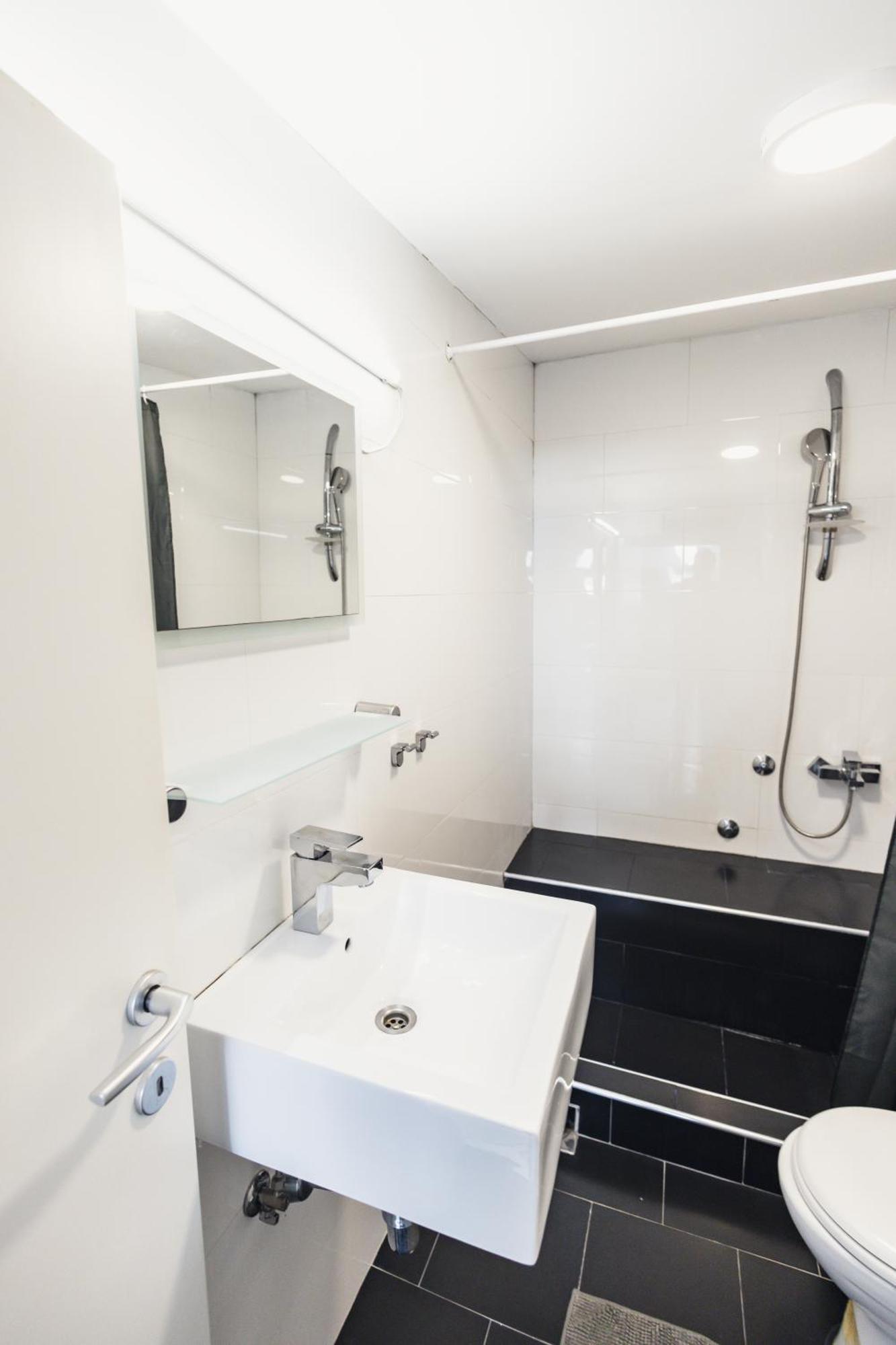 Sat Modern 2-bedroom Loft In Center Belgrad
