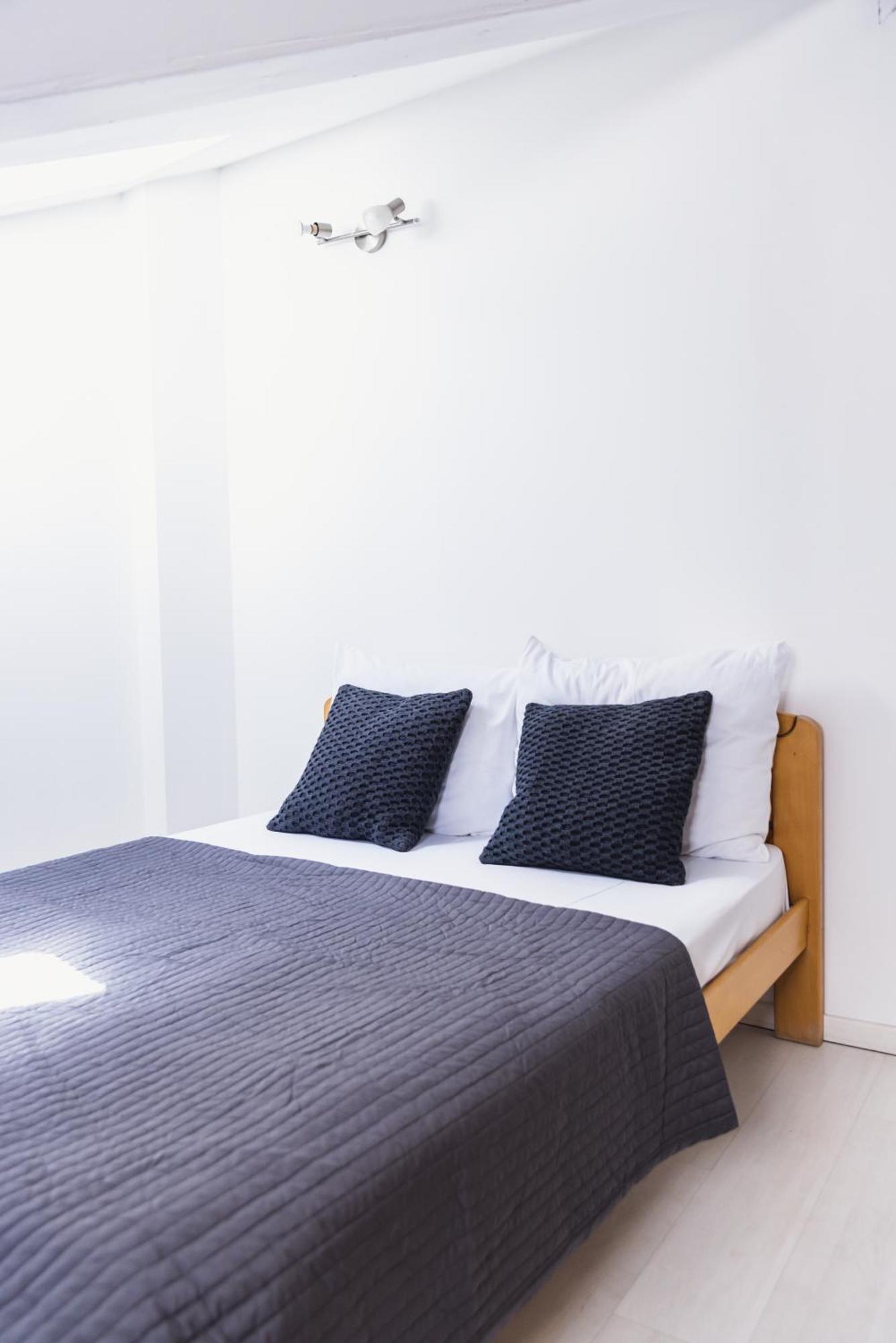 Sat Modern 2-bedroom Loft In Center Lägenhet