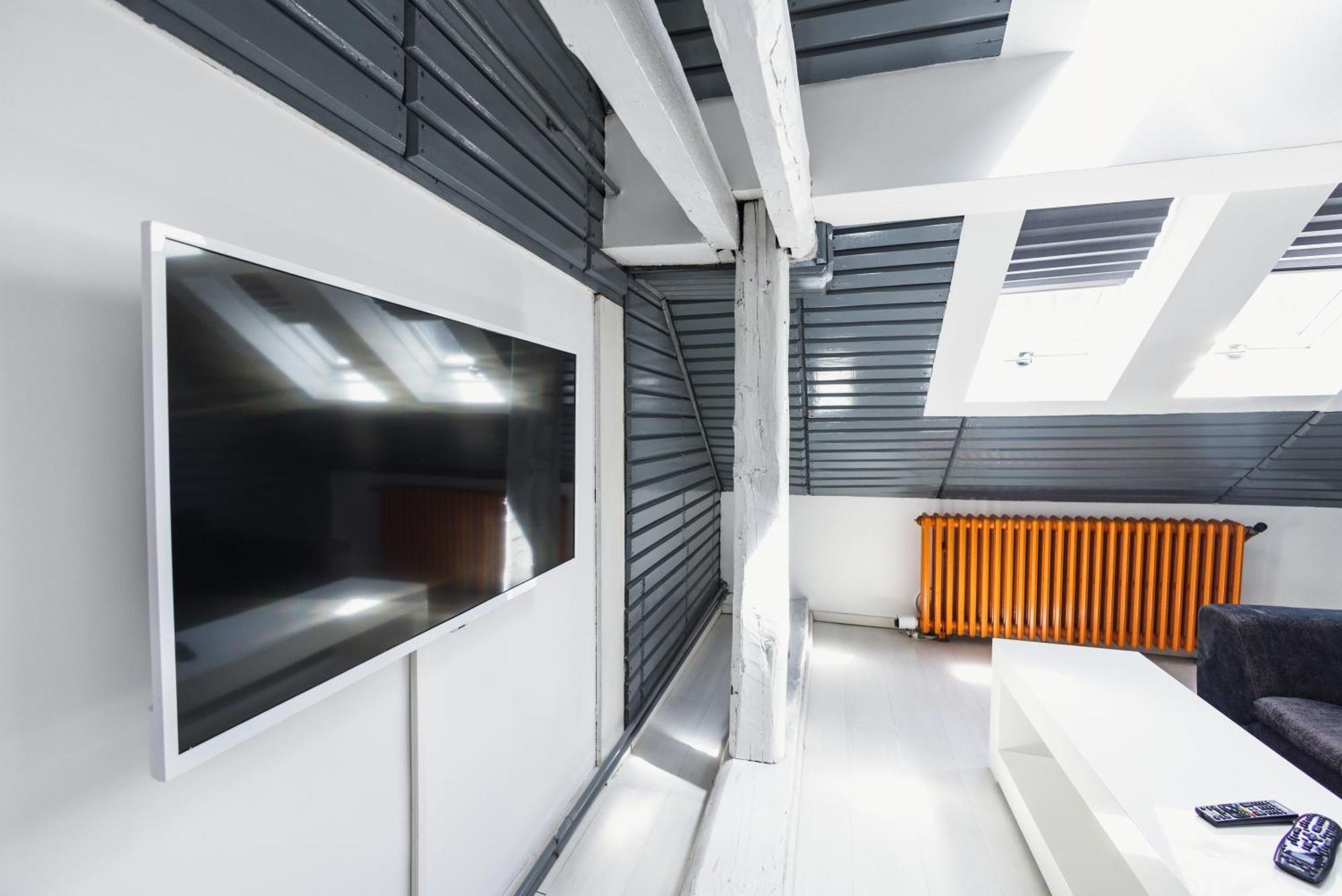 Lägenhet Sat Modern 2-bedroom Loft In Center