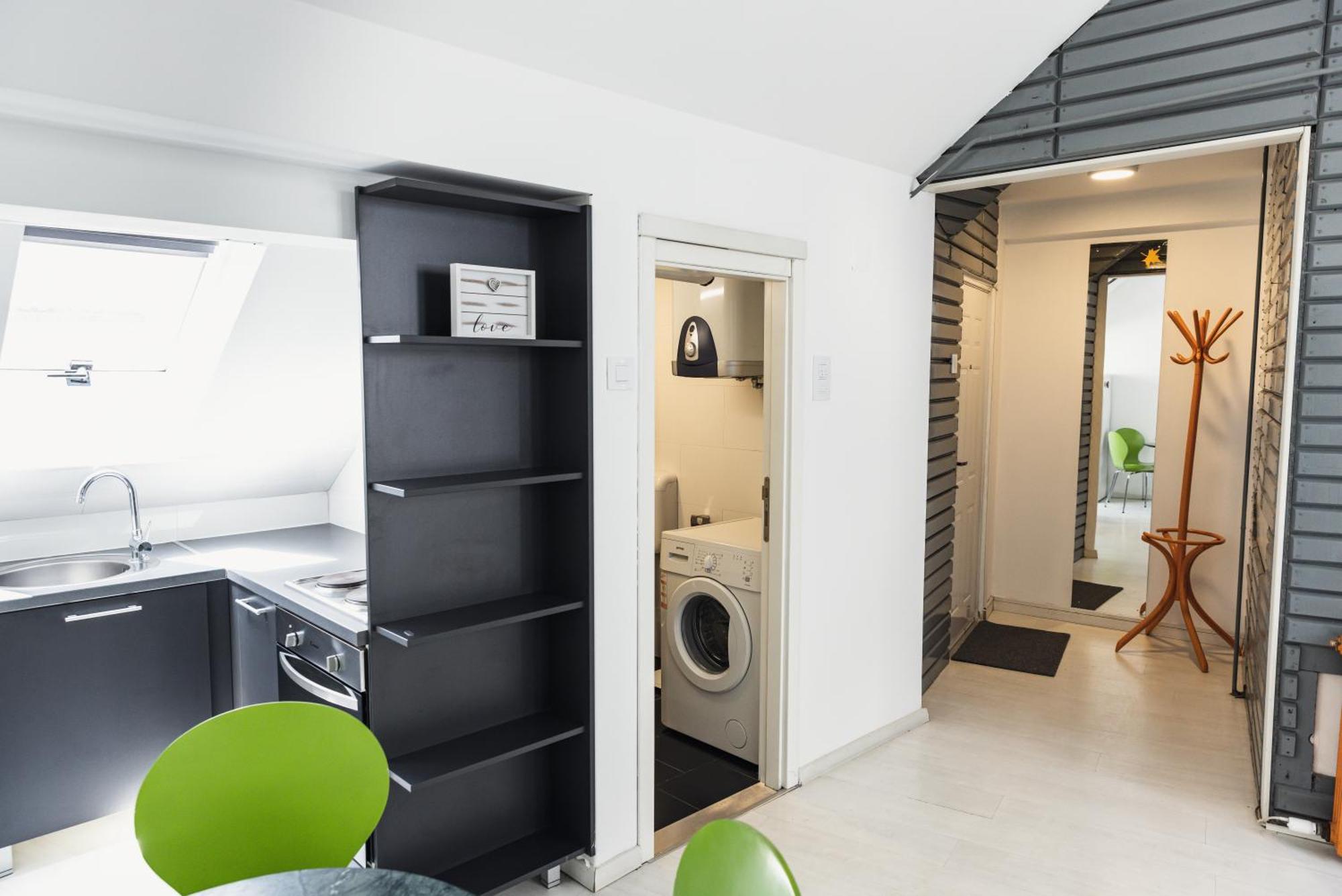 Lägenhet Sat Modern 2-bedroom Loft In Center Belgrad