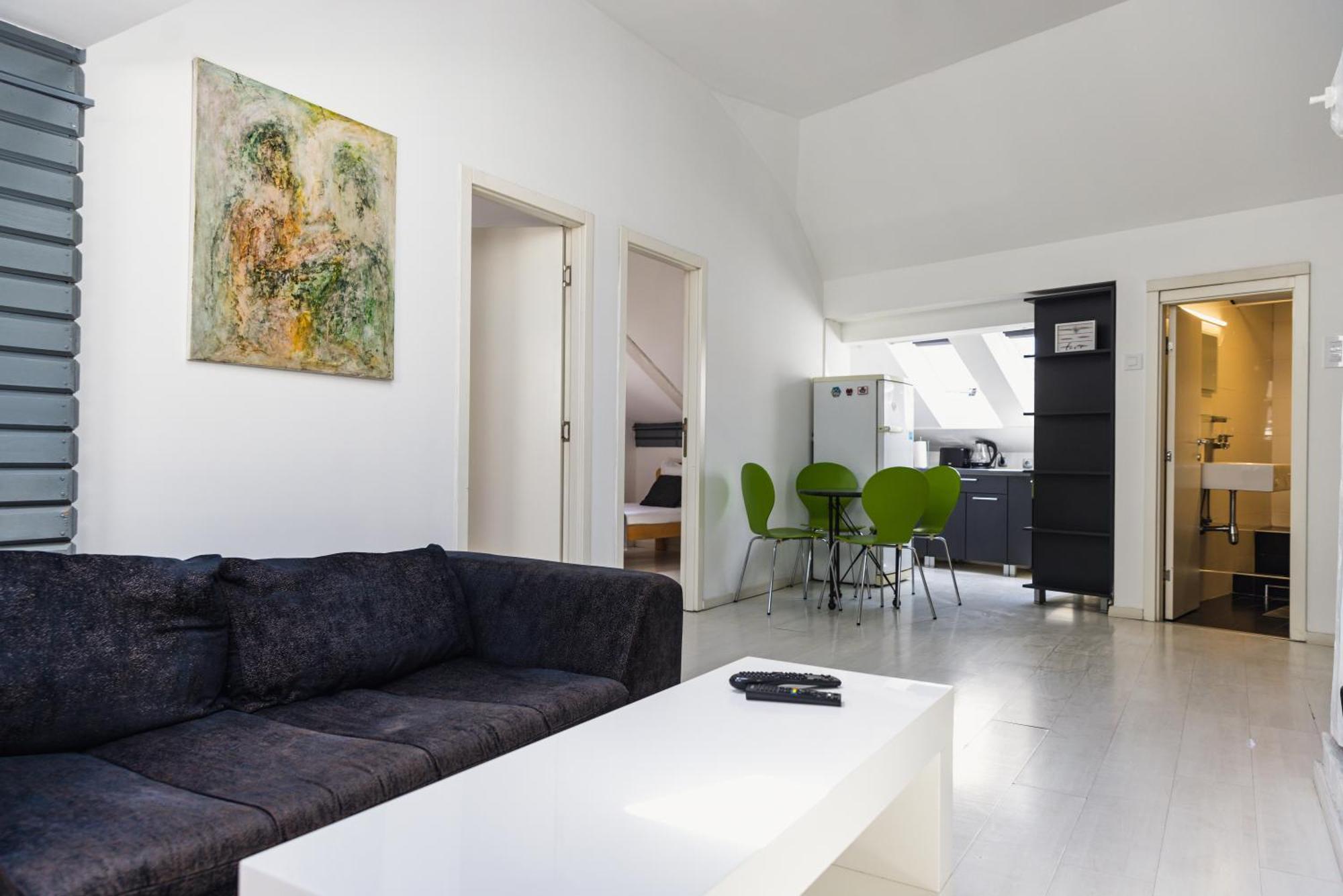 Sat Modern 2-bedroom Loft In Center *