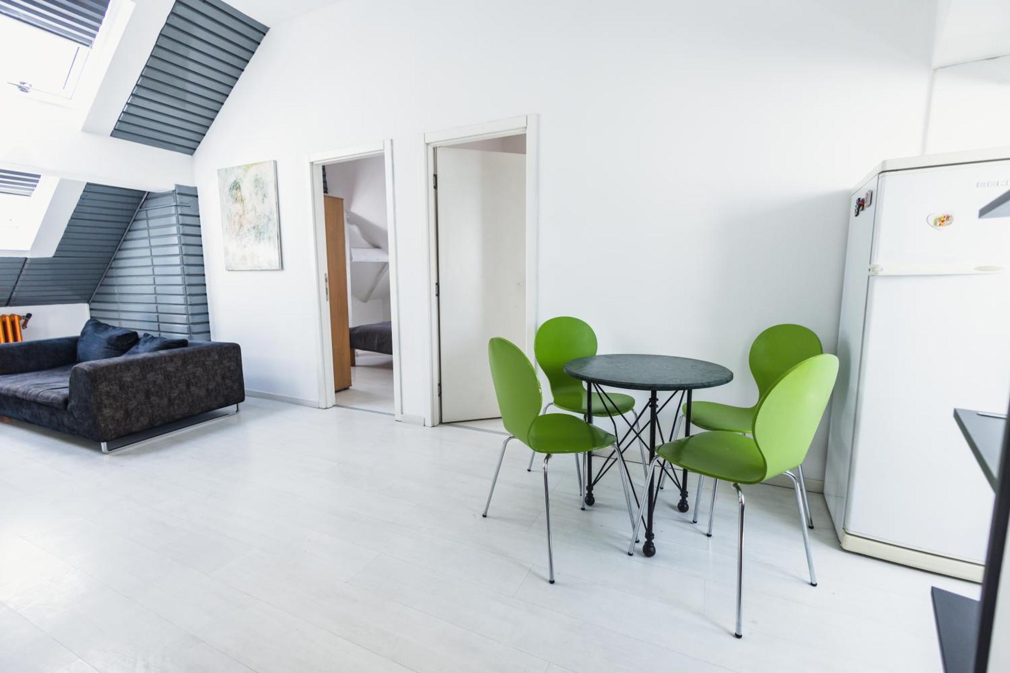 Sat Modern 2-bedroom Loft In Center Lägenhet *