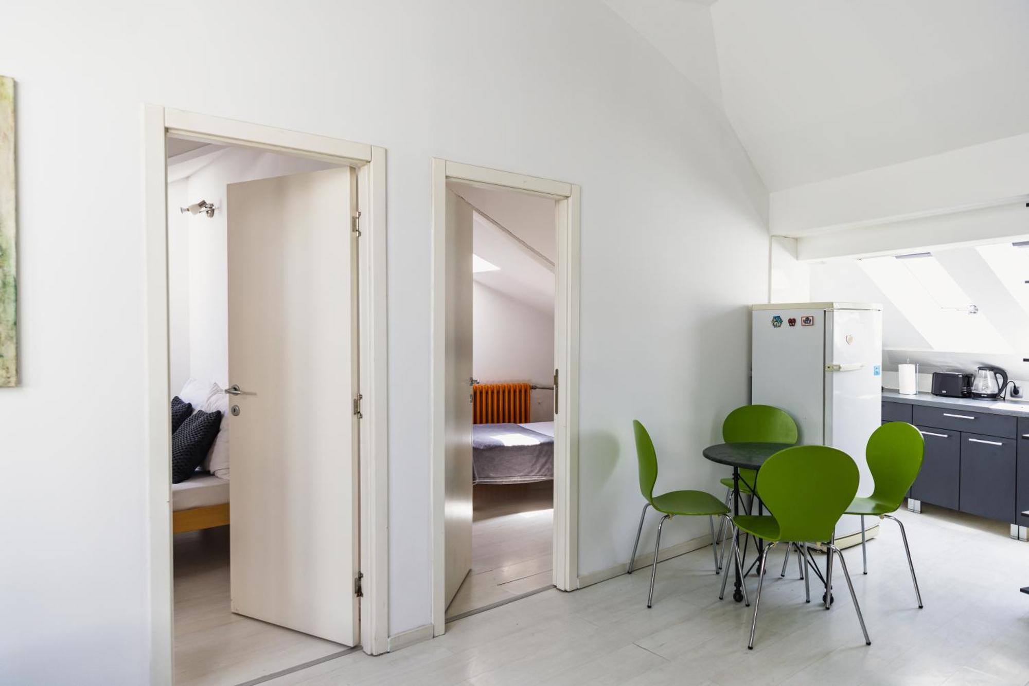 Sat Modern 2-bedroom Loft In Center *