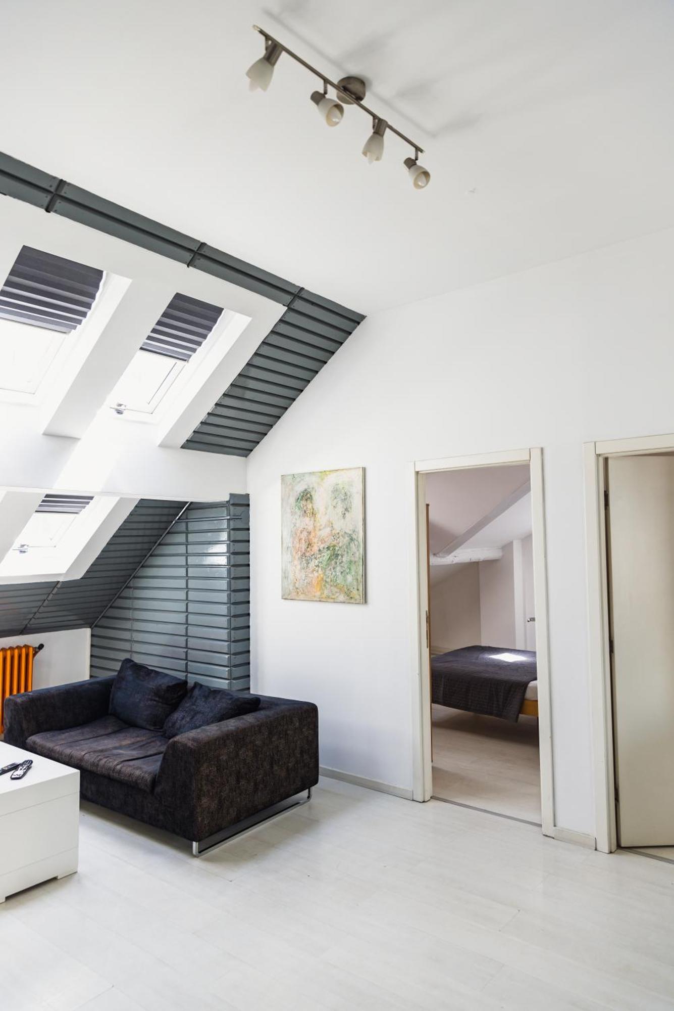 Sat Modern 2-bedroom Loft In Center Belgrad
