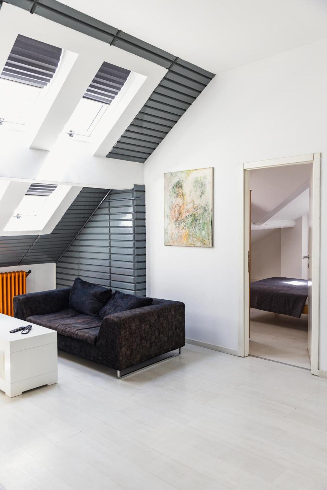 Sat Modern 2-bedroom Loft In Center