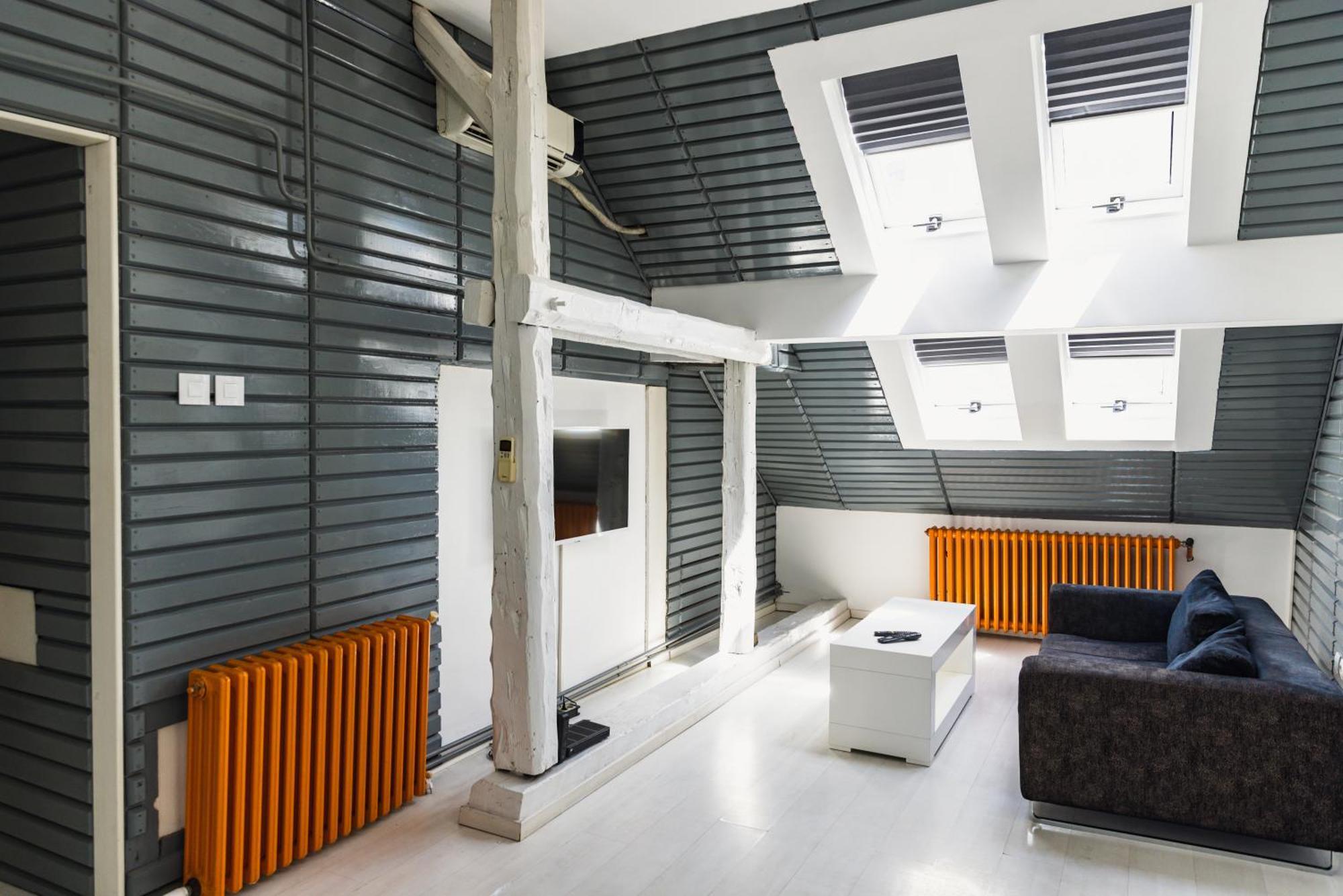 Sat Modern 2-bedroom Loft In Center Lägenhet *